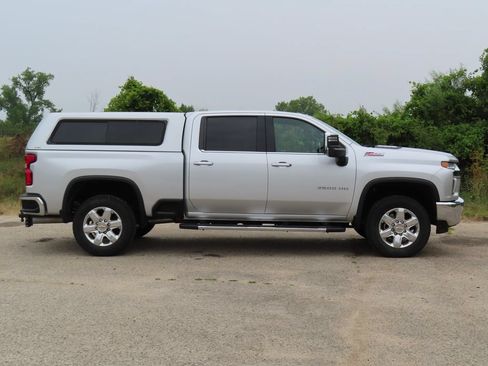 Used 2021 Chevrolet Silverado 2500 LTZ w/ LTZ Plus Package AWD/4WD image 2
