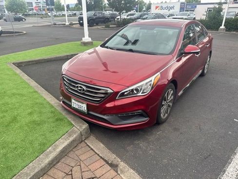 Used 2016 Hyundai Sonata Sport w/ Option Group 1V FWD image 14
