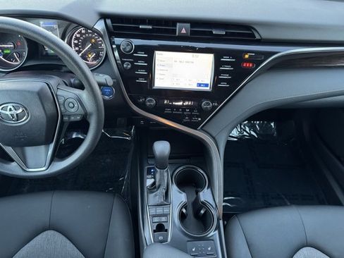 Certified 2018 Toyota Camry LE image 2