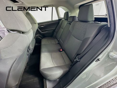 Used 2021 Toyota RAV4 XLE w/ Convenience Package image 32