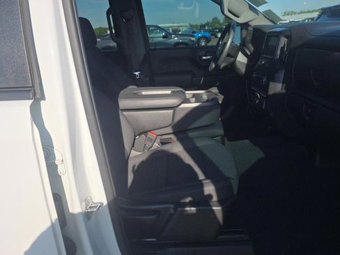 Used 2023 Chevrolet Silverado 1500 Custom AWD/4WD image 9
