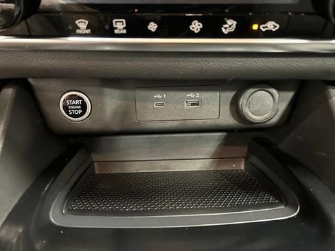 Used 2023 Nissan Rogue SV AWD/4WD image 24