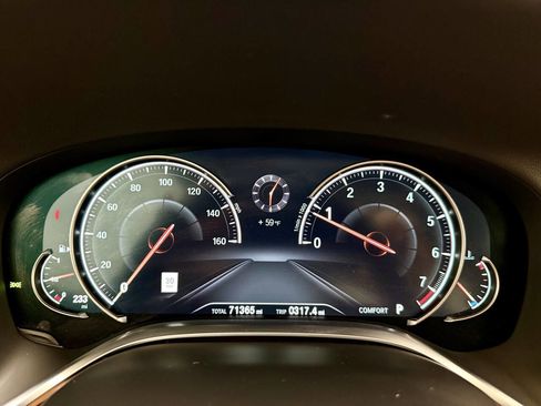 Used 2016 BMW 750i xDrive image 16