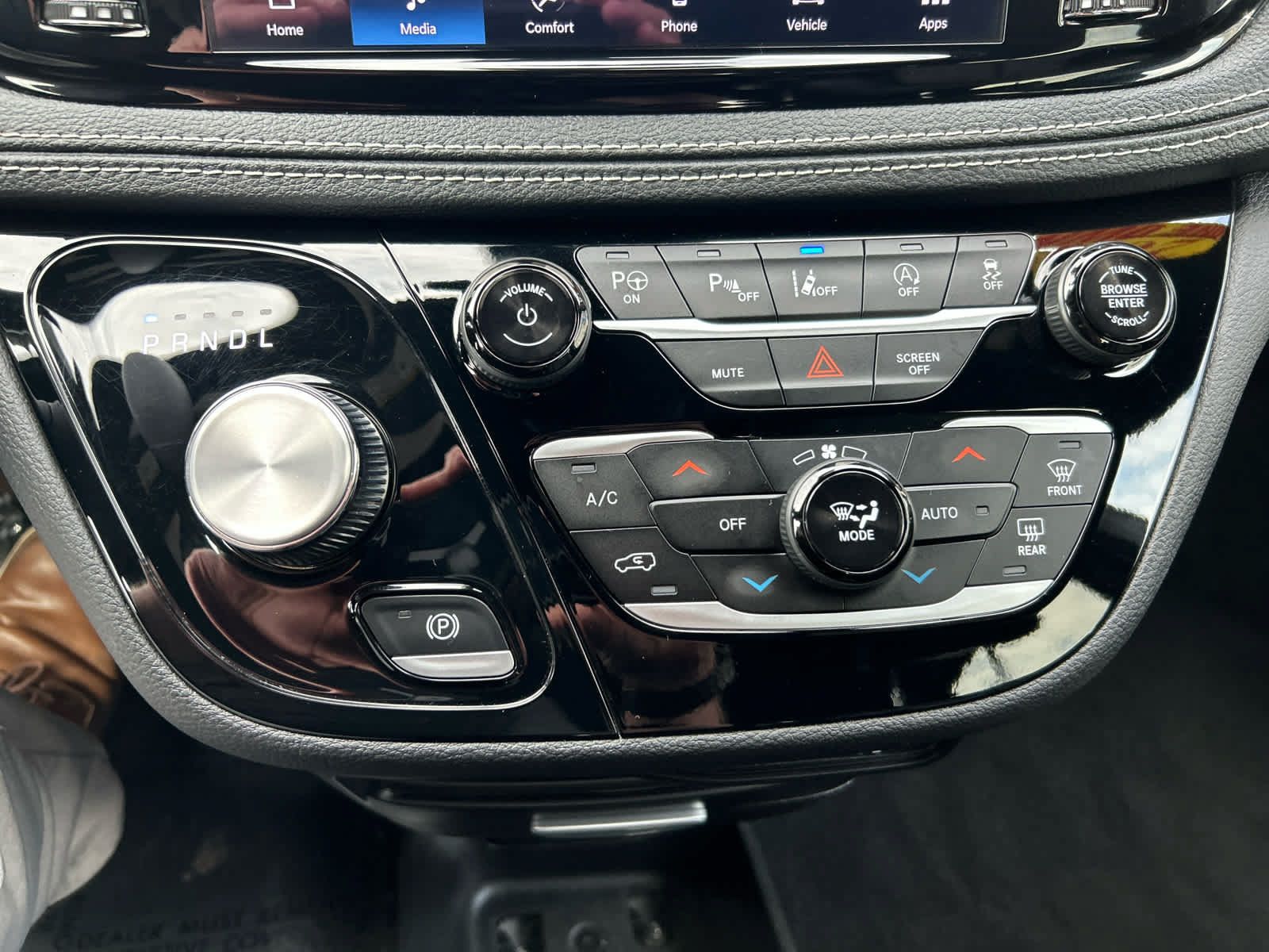 Used 2025 Chrysler Pacifica Select FWD image 19