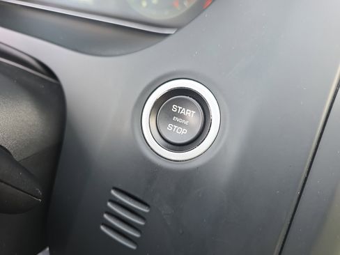 Used 2020 Jaguar E-PACE R-Dynamic HSE image 29