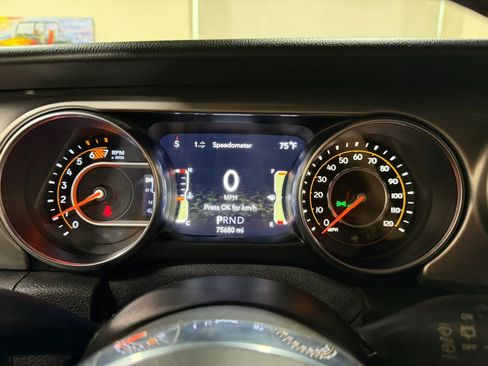 Used 2020 Jeep Wrangler Unlimited Sahara w/ Uconnect 4C Nav & Sound Group AWD/4WD image 42