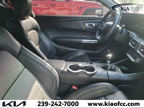Used 2025 Ford Mustang GT Premium RWD image 9