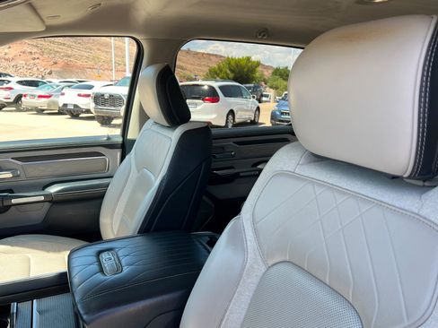 Used 2022 RAM 1500 Limited AWD/4WD image 17