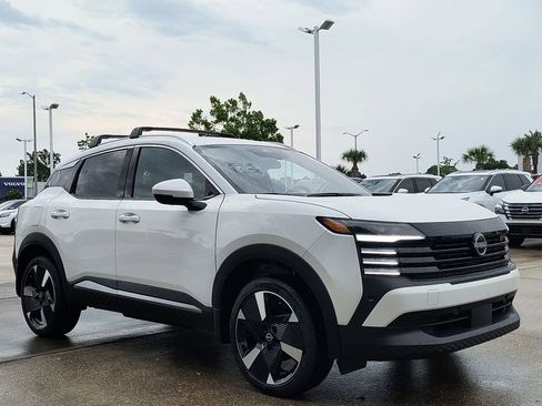 New 2025 Nissan Kicks SR image 6