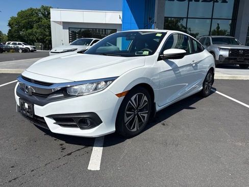 Used 2017 Honda Civic EX-T image 2