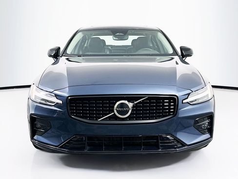 Used 2024 Volvo S60 B5 Core FWD image 2