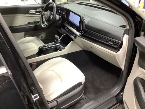 Certified 2023 Kia Sportage EX image 13