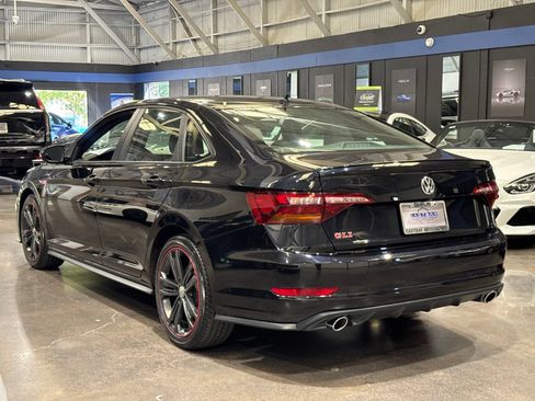 Used 2019 Volkswagen Jetta GLI FWD image 11