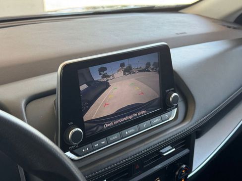 Used 2023 Nissan Rogue SV FWD image 24