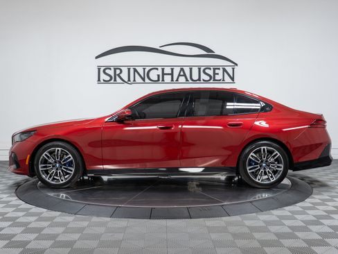 Used 2025 BMW 530i xDrive w/ M Sport Package AWD/4WD image 8