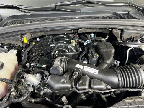 Used 2023 Jeep Grand Cherokee Altitude image 28