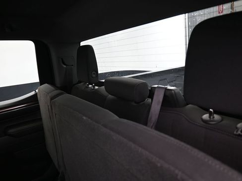 Used 2023 Chevrolet Silverado 1500 LT AWD/4WD image 12