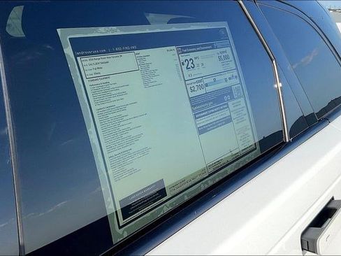 New 2026 Land Rover Range Rover Velar Dynamic SE image 16