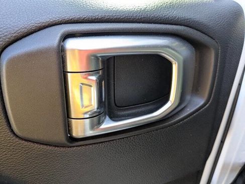 Used 2018 Jeep Wrangler Unlimited Sahara w/ Cold Weather Group image 25