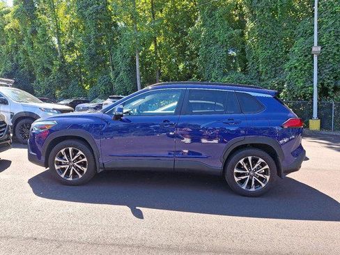 Used 2022 Toyota Corolla Cross XLE image 4