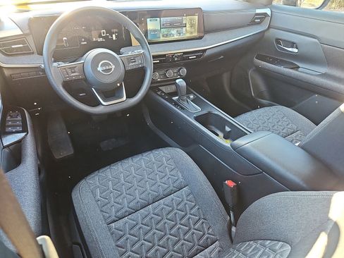 Certified 2025 Nissan Kicks SV image 2