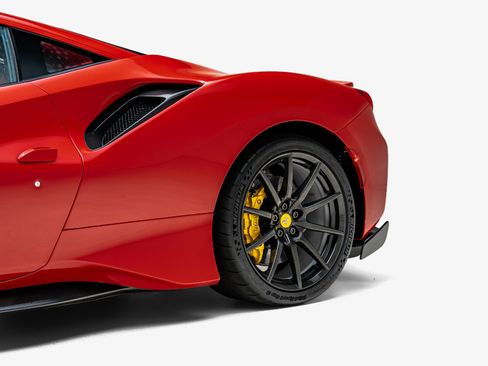 Used 2019 Ferrari 488 Pista Coupe RWD image 17
