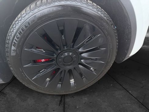 Used 2023 Tesla Model Y Long Range image 27