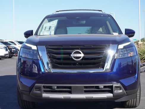 Used 2025 Nissan Pathfinder SL w/ SL Premium Package image 5