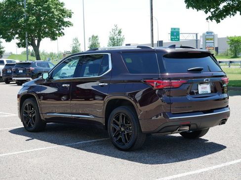 Used 2022 Chevrolet Traverse Premier w/ LPO, Blackout Package AWD/4WD image 7