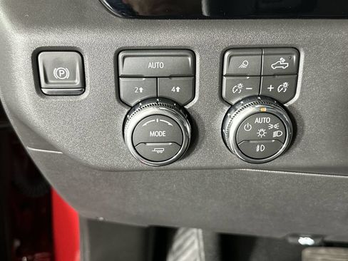 Used 2026 GMC Sierra 1500 SLT w/ SLT Premium Package AWD/4WD image 19
