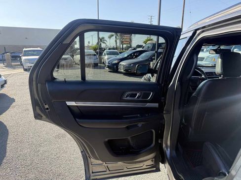 Used 2018 Ford Explorer Sport image 15