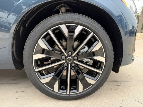New 2026 Volvo XC60 B5 Ultra w/ Protection Package Premier image 7