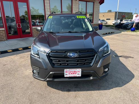 Used 2023 Subaru Forester Premium AWD/4WD image 2