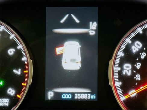 Used 2021 Toyota RAV4 XLE Premium image 32