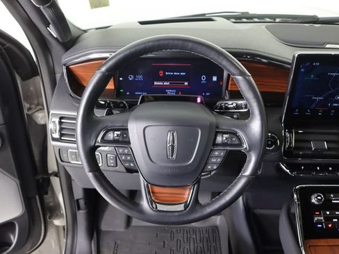Used 2024 Lincoln Navigator Reserve AWD/4WD image 21