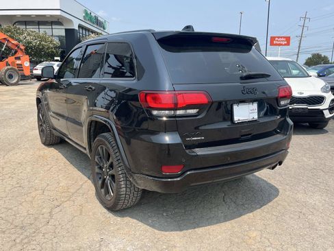 Used 2021 Jeep Grand Cherokee Laredo X AWD/4WD image 5