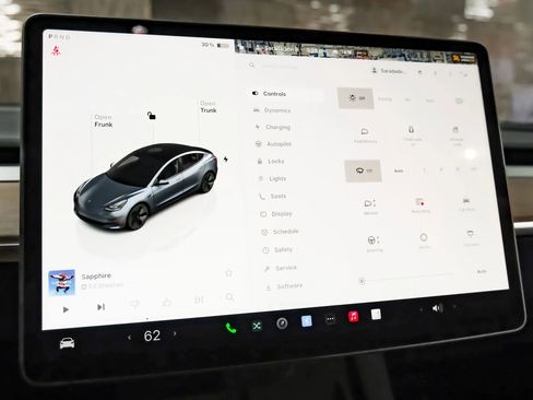 Used 2023 Tesla Model 3 Standard Range image 19