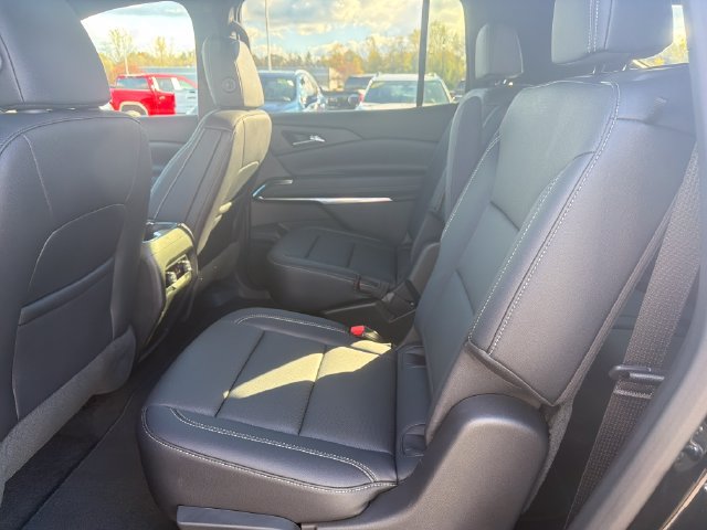 Used 2026 Chevrolet Traverse LT AWD/4WD image 30