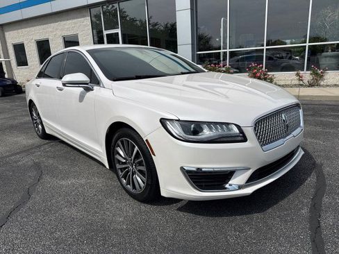 Used 2020 Lincoln MKZ FWD image 1