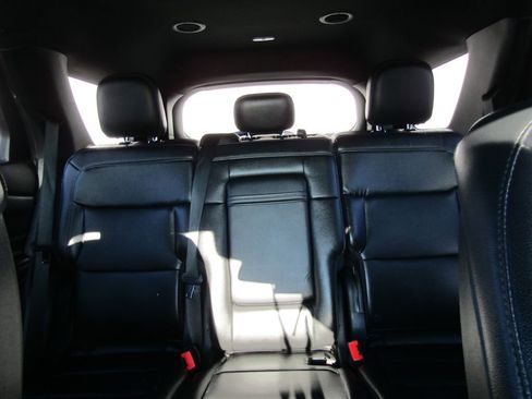 Used 2020 Ford Explorer XLT w/ Equipment Group 202A image 31