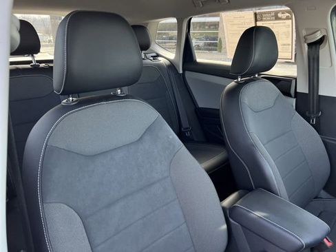 Used 2022 Volkswagen Taos SE image 22