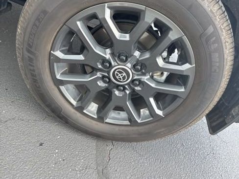 Used 2024 Toyota Sequoia Platinum AWD/4WD image 11