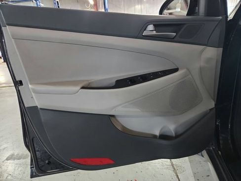 Used 2017 Hyundai Tucson Value AWD/4WD image 17