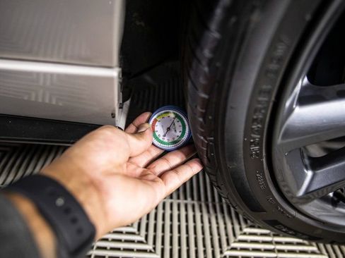 Used 2023 MAZDA MAZDA3 s image 32