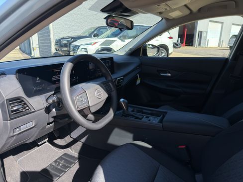 New 2026 Nissan Sentra SV FWD image 11