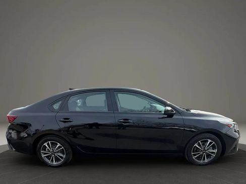 Used 2023 Kia Forte LXS FWD image 4