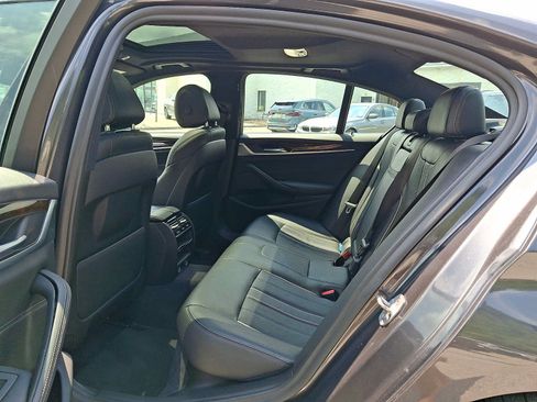 Used 2019 BMW 530e xDrive w/ Convenience Package AWD/4WD image 10