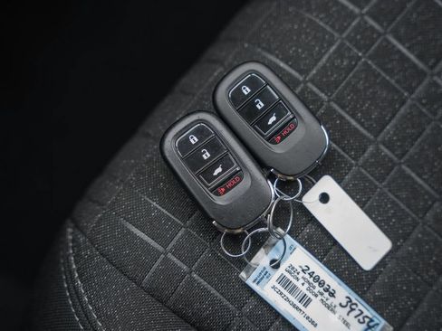 Used 2024 Honda HR-V LX image 38