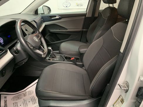 Used 2024 Volkswagen Taos SE image 12