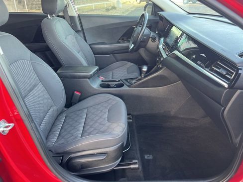 Used 2022 Kia Niro LXS image 12